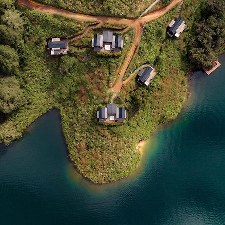 The Boato Hotel Guatape Luaran gambar Aerial view of the lake