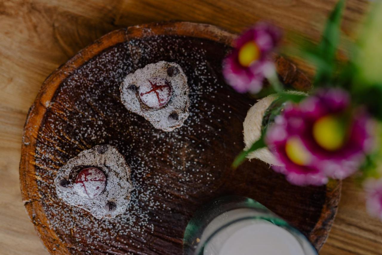 The Boato Hotel Guatape Luaran gambar A chocolate cake