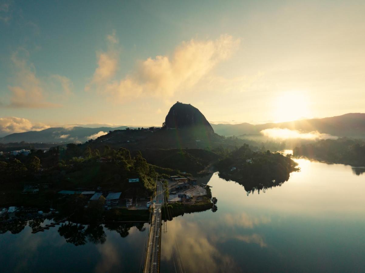 The Boato Hotel Guatape Luaran gambar Aerial view of Mount Warning