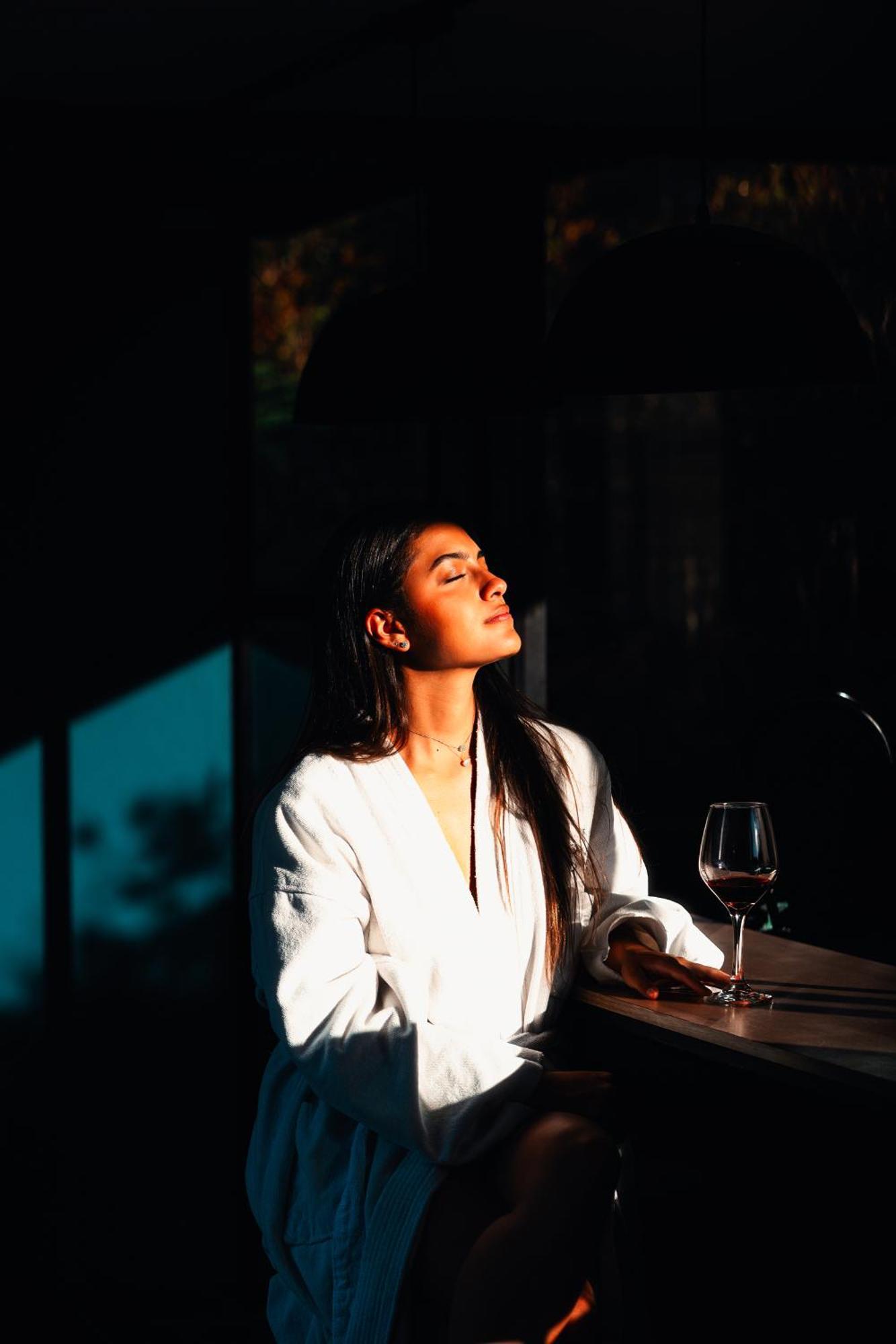 The Boato Hotel Guatape Luaran gambar A woman meditating
