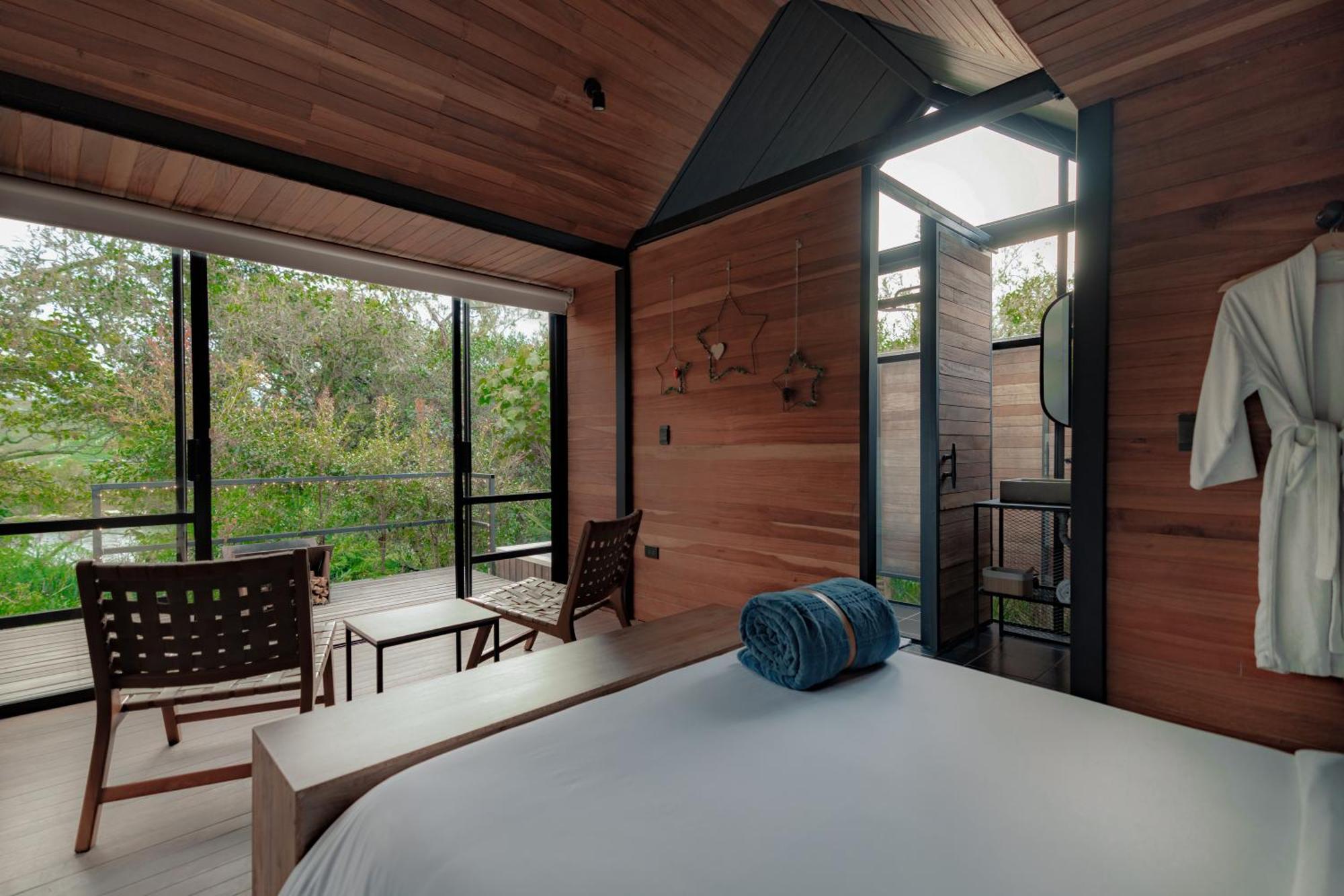 The Boato Hotel Guatape Luaran gambar The interior of a room at the resort