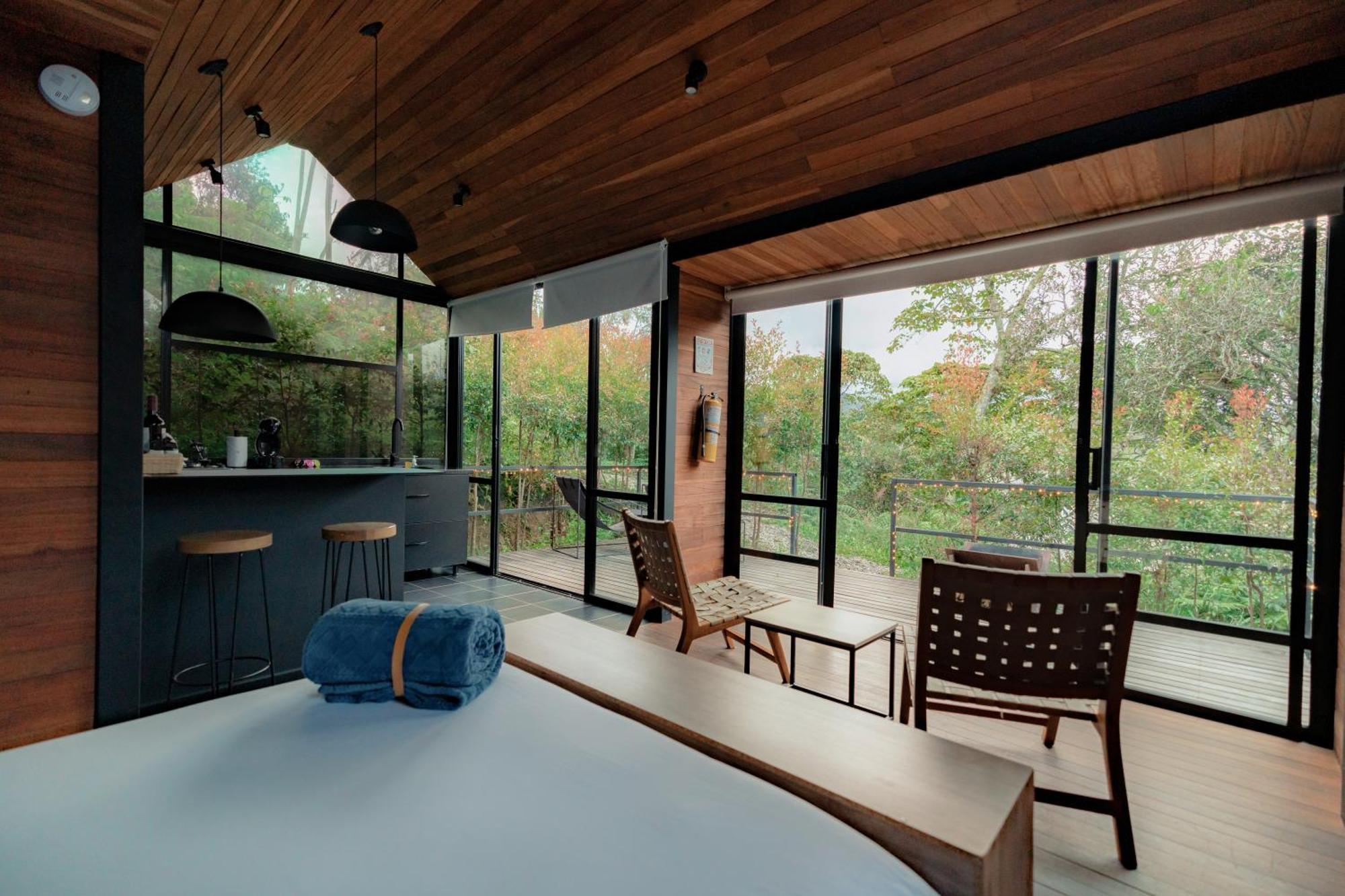 The Boato Hotel Guatape Luaran gambar The interior of the house